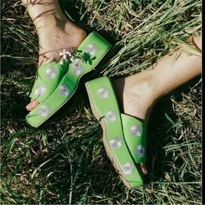 Lisa Says Gah 6 Daisy Dakota flat form platform slide sandals